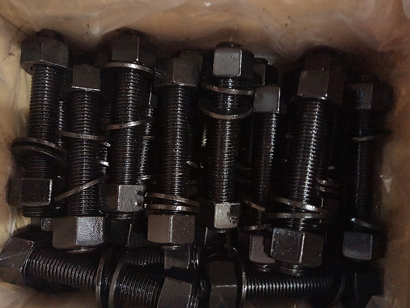 ASTM A320 L7 Stud Bolt 7/8” x 150 mm with 2 Heavy Nuts Material ASTM A320 L7 /A194 7 and 2 washer ASME B18.31.2