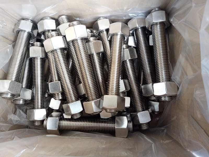 Stud Bolt 1 1/2” x 130mm with 2 Heavy Nuts ASTM A193 B8 /A194 8 and 2 washer ASME B18.31.2