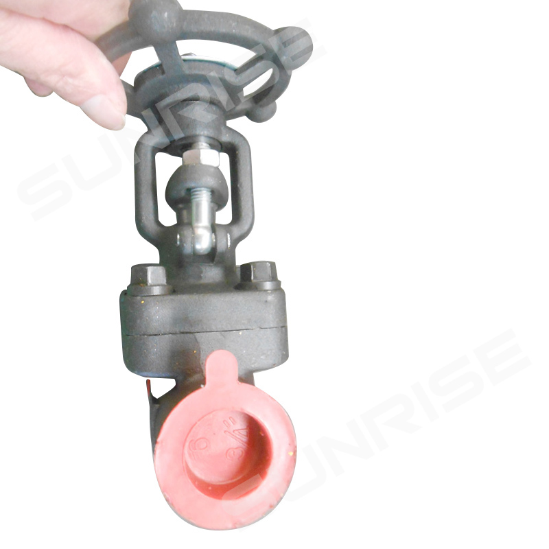 Solid Wedge Gate Valve, OSY&BB,Forged Steel 1/2” CL800LB, Body :ASTM A105N ;Trim Material : A182 F6; End Connect: Socket Weld; ANSI B16.11