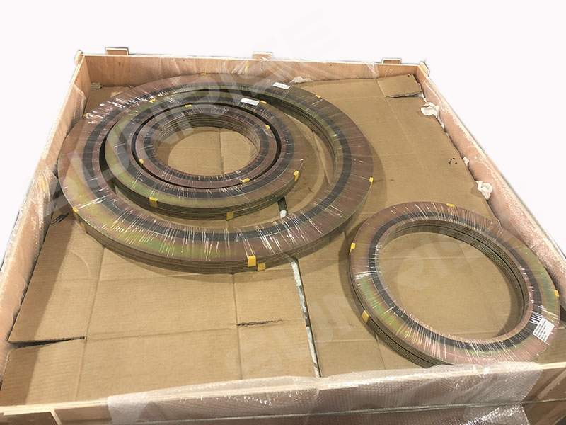 ANSI B16.47 A Spiral Wound Gasket, 32Inch CL300, CS Outer Ring, SS304 Inner Ring + Graphite, Standard ASME B16.20