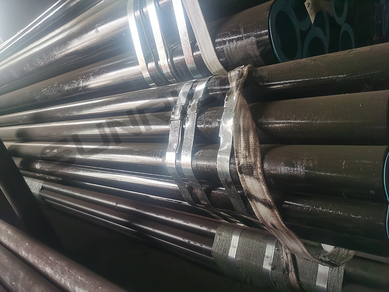 Black Seamless Pipe, Carbon Steel, 2 1/2 inch, Wall thickness SCH 80, ASTM A106 GRL.B, Length 5.8m, Standard:ANSI B36.10